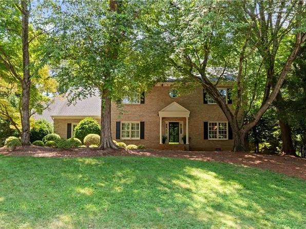1005 Fairhope Ct, Winston Salem, NC 27104