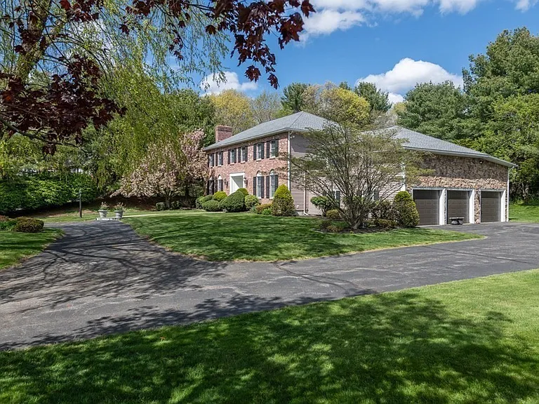 4 Elliston Rd — Photo 2