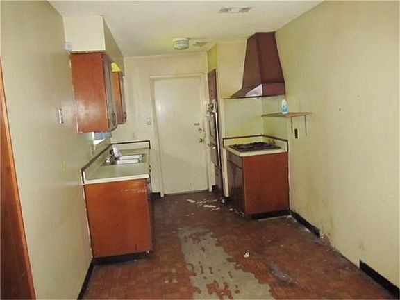 3rd image of 5406 Indianola Dr