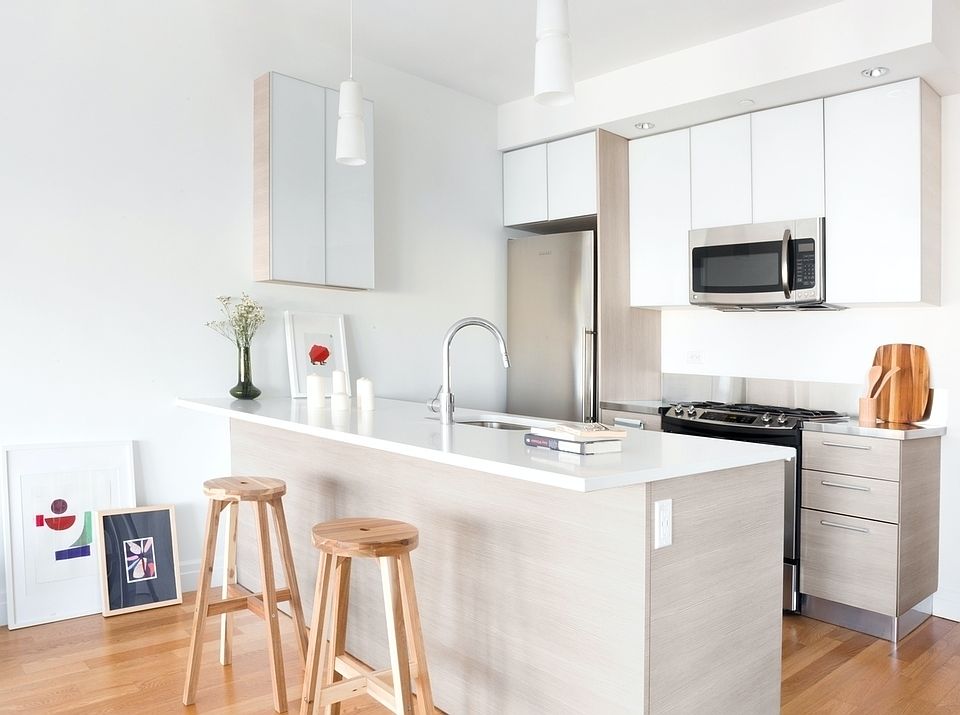 1st image of 550 W 54th St APT 1020
