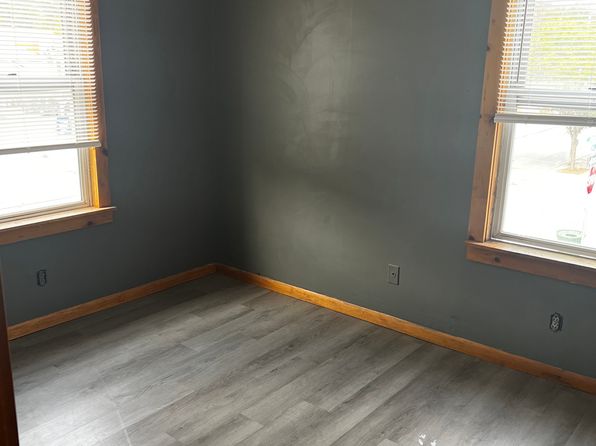 1055 Main St #2