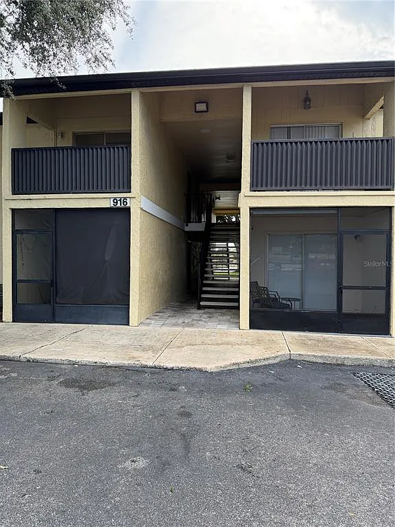 3 bed, 2.0 bath, 897 sqft, $1,550 — Photo 1