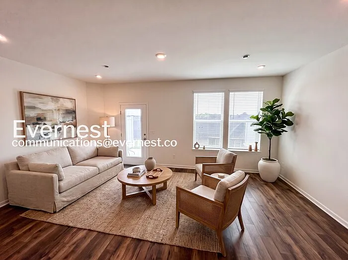 5342 Bellflower Hls — Photo 2
