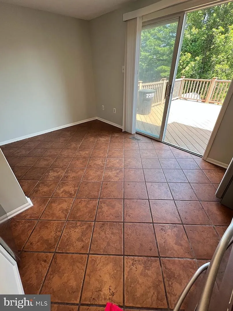 2 bed, 1120 sqft, $2,180 — Photo 4