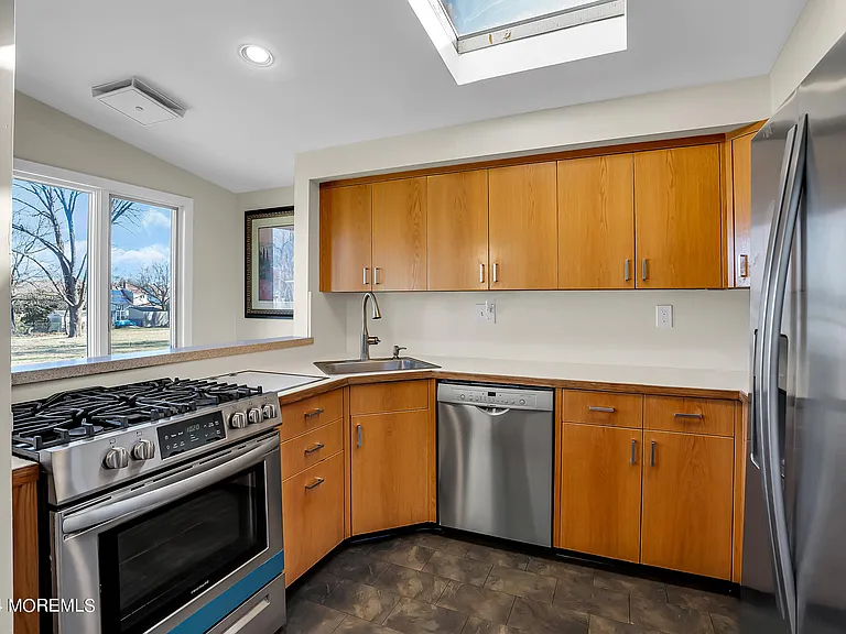 459 W Park Ave — Photo 8