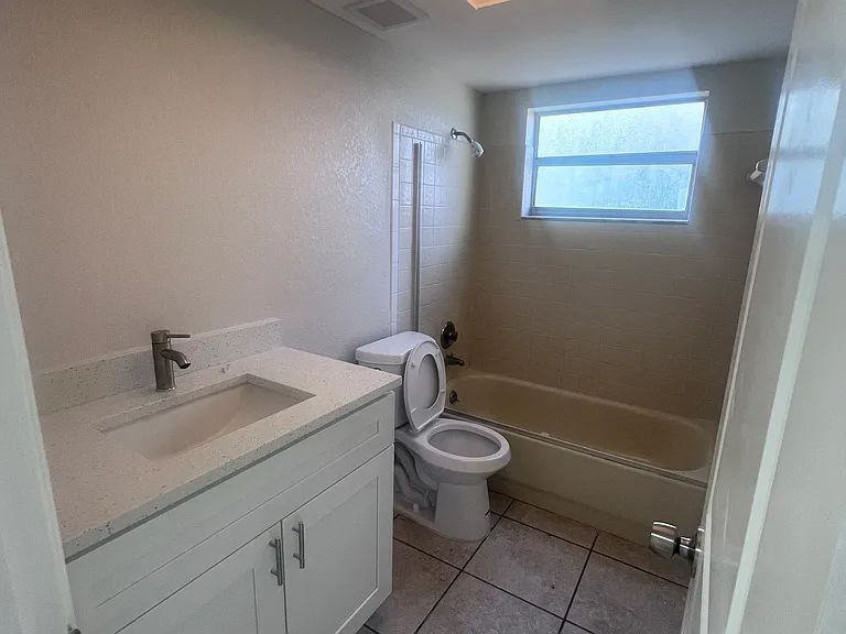 1827 New Hampshire Ave NE — Photo 13