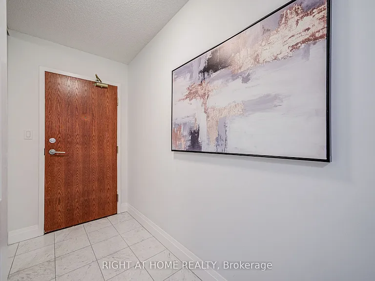 35 Empress Ave #207 — Photo 2