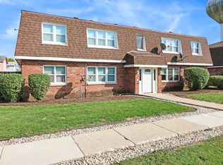 108 Harbor Dr, Oswego, IL 60543