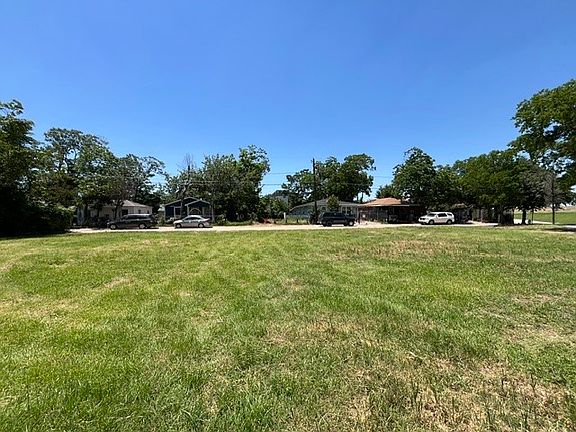 3rd image of 3138 Pastor St