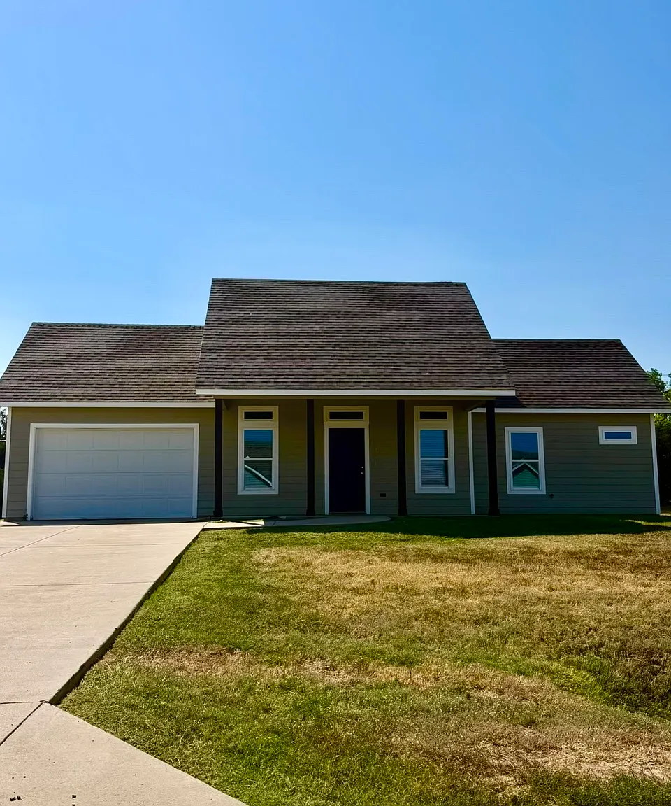 3 bed, 2.5 bath, 1205 sqft, $1,600 — Photo 1