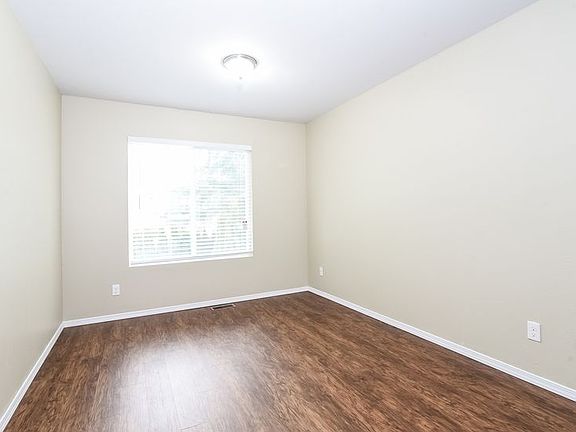 2nd image of 711 53rd St SE