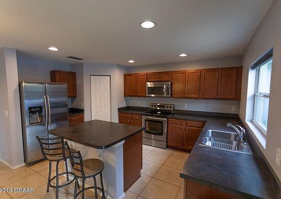 3rd image of 409 Bayberry Lakes Blvd