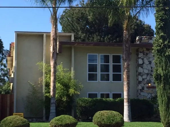 13847 Burbank Blvd APT 2, Van Nuys, CA 91401