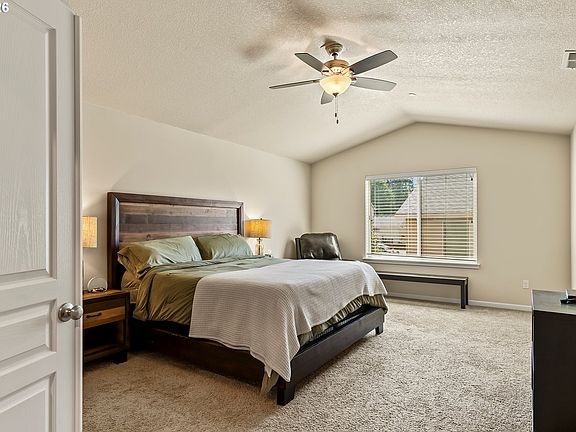 5th image of 7406 NE 33rd Ave