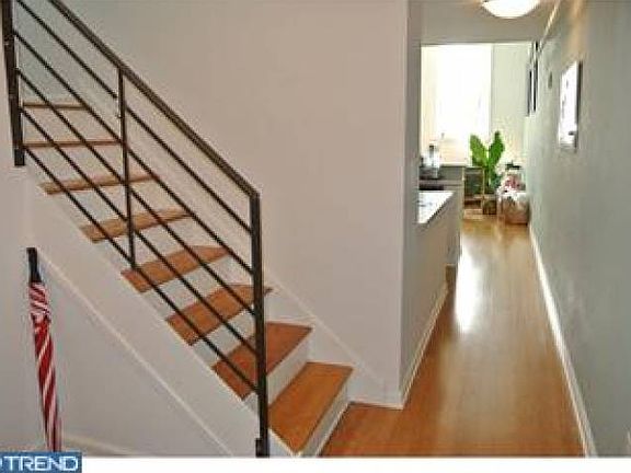 3rd image of 1230 Arch St Ph C