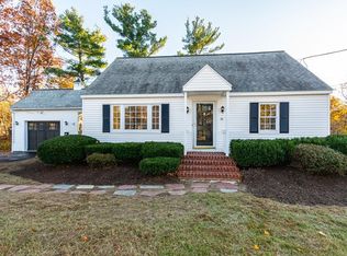 18 Manning Rd, Chelmsford, MA 01824