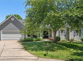 10 Arbor Hill Ct, Ballwin, MO