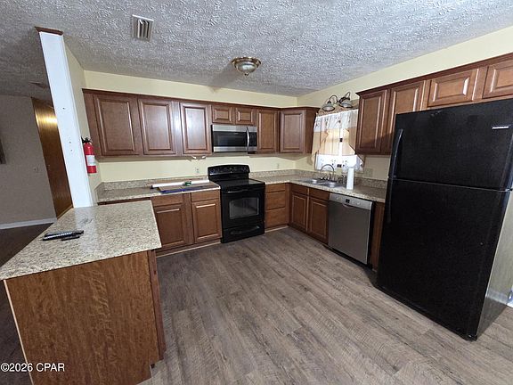 2nd image of 2724 Ben Ln