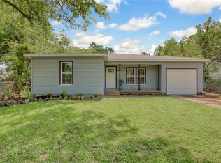 11 Lynn Ct, Hurst, TX 76053
