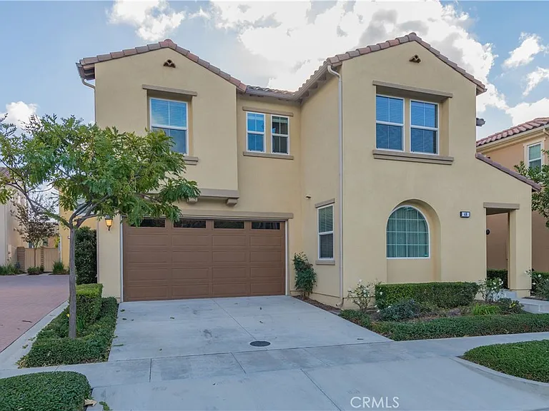 48 Mariposa — Photo 1