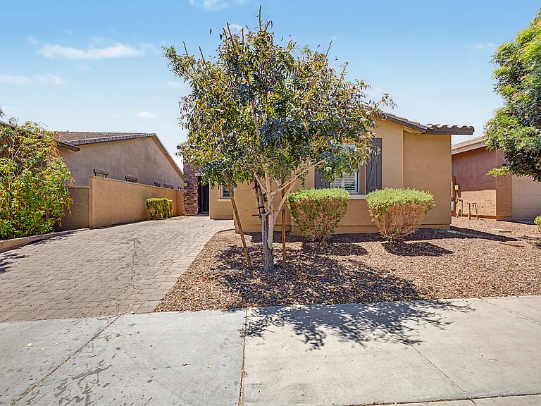 19723 W Heatherbrae Dr — Photo 1
