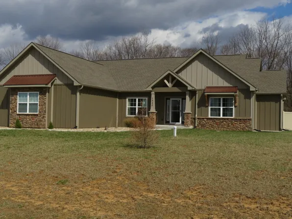 1440 Trophy Ct, Crawfordsville, IN 47933