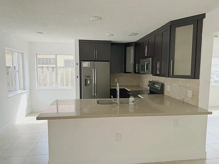 114 Danielle Ct — Photo 6