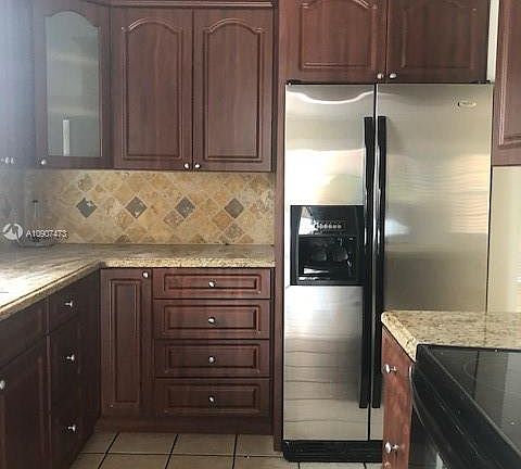 3rd image of 800 NW 29th Ave #0