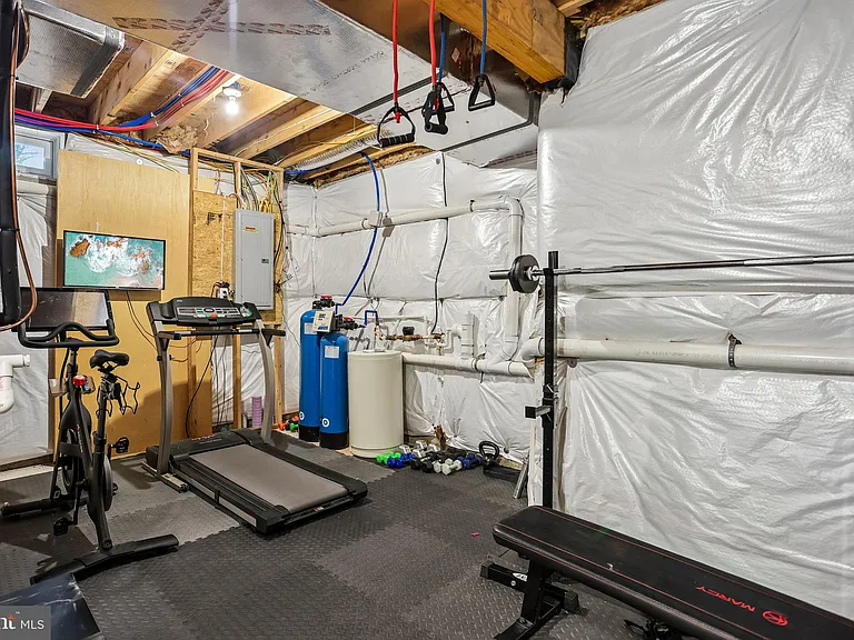 427 Green Meadow Dr — Photo 49