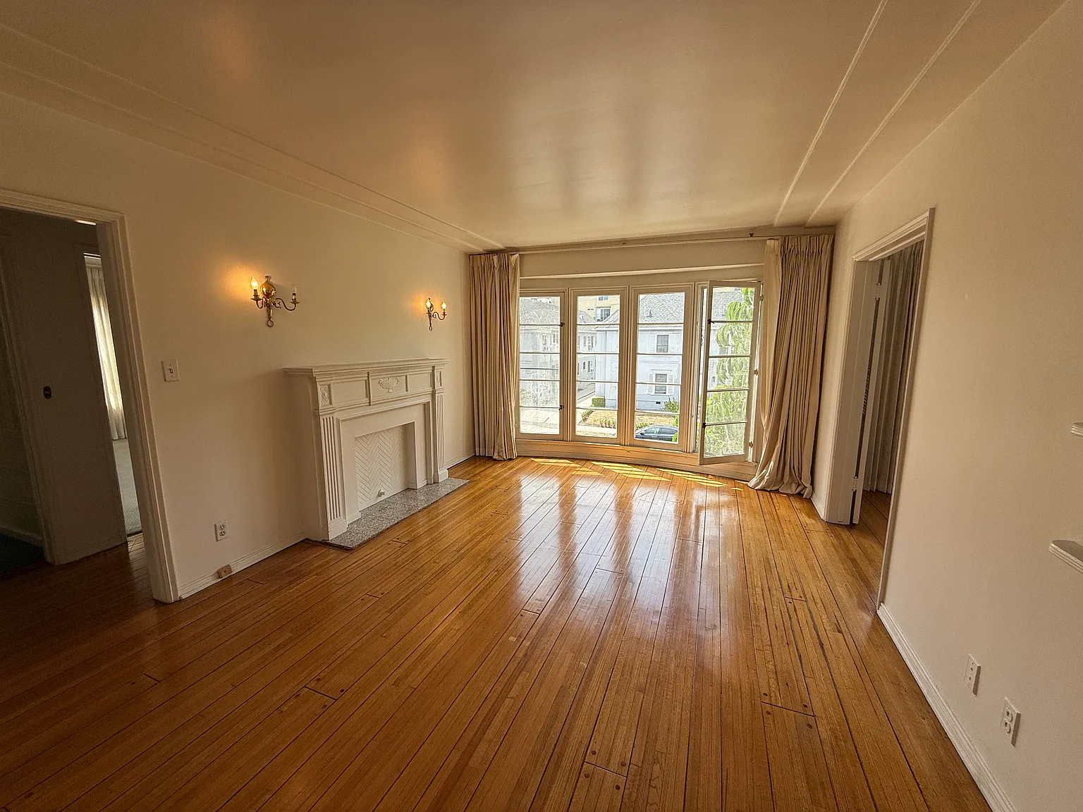 2 bed, 1100 sqft, $3,150 — Photo 2