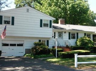 20 Surrey Rd, Norwood, MA 02062