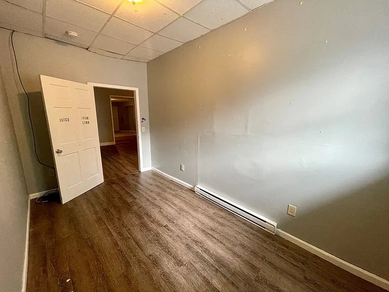 514-516 Main St — Photo 19