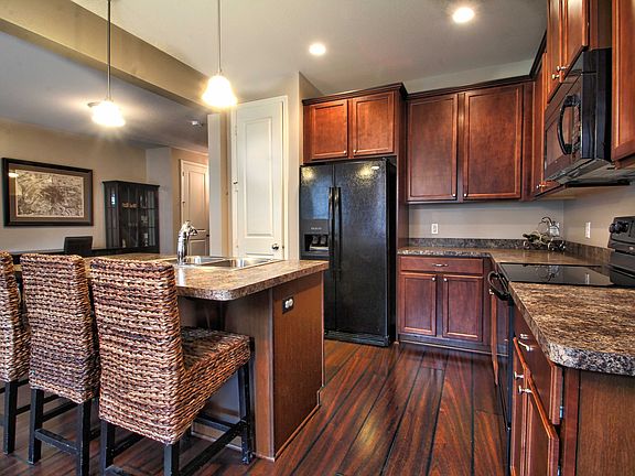 3rd image of 3153 Countryside Ave Unit C
