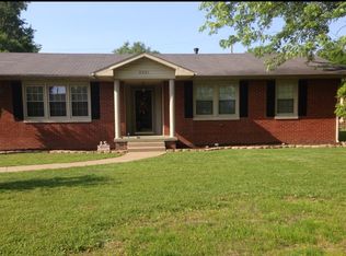 2261 Greenbriar Dr, Henderson, KY 42420