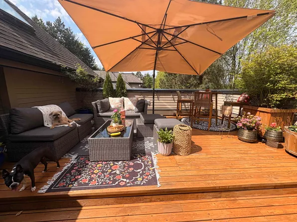3970 Linwood St #401, Burnaby, BC V5G 4R5