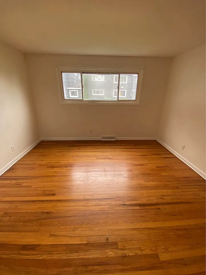 2 bed, 400 sqft, $1,150 — Photo 2