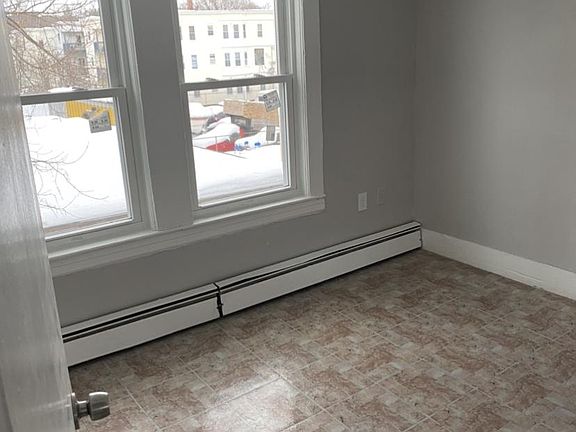 5th image of 15 Chelmsford St Floor 2