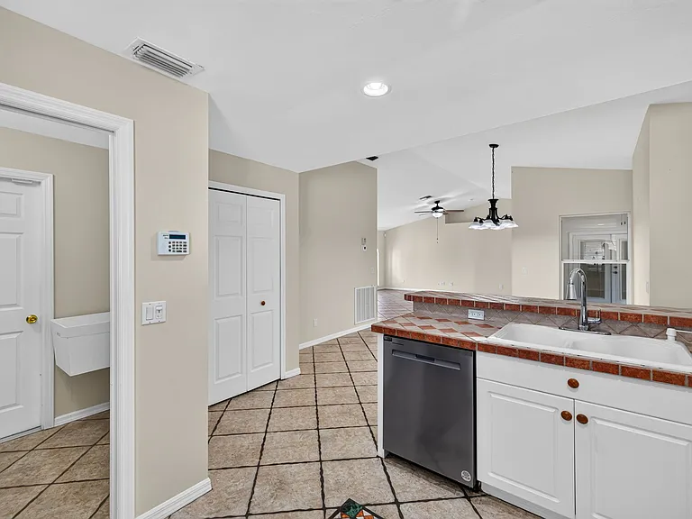 1632 SW 43rd Ter — Photo 23