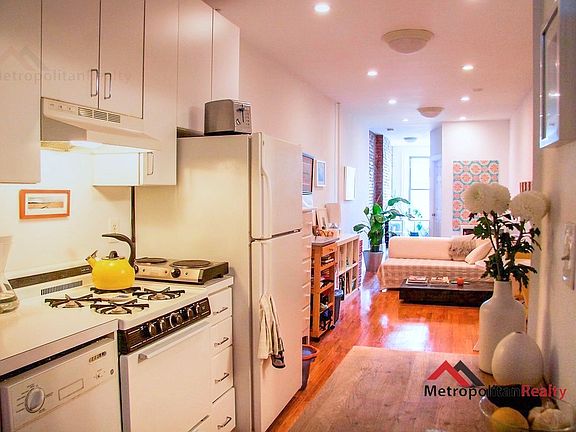 5th image of 449 7th Ave APT 4R