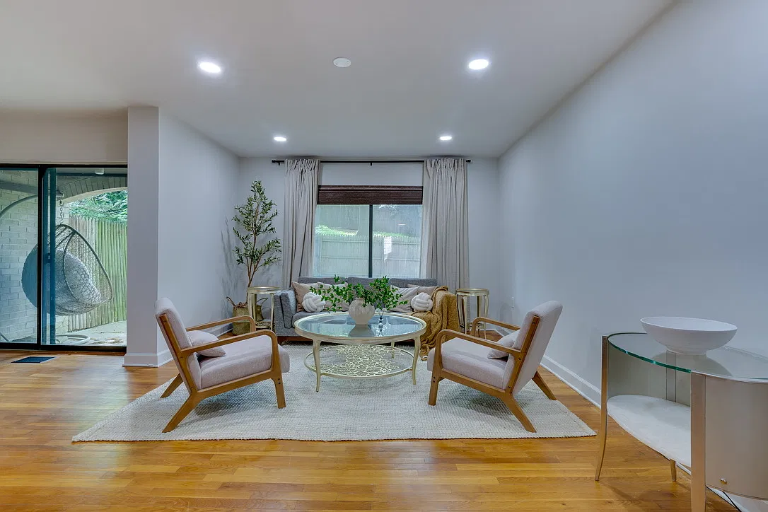 7917 Schuyler Ct — Photo 1