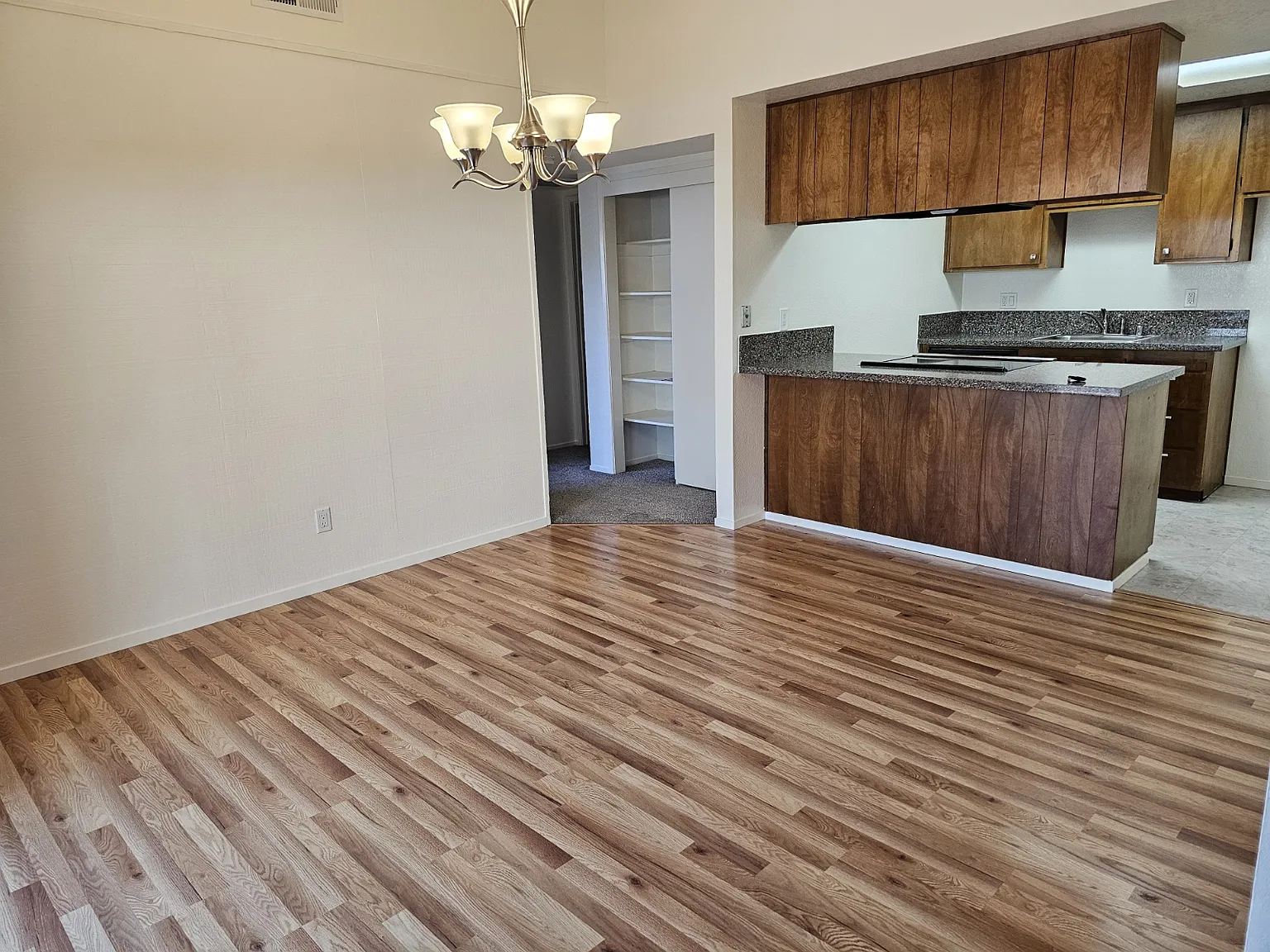 2 bed, 930 sqft, $1,995 — Photo 3