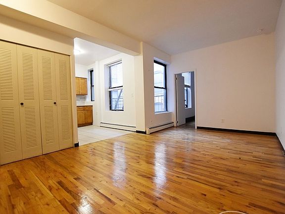 2nd image of 2334 28th Ave APT 1C