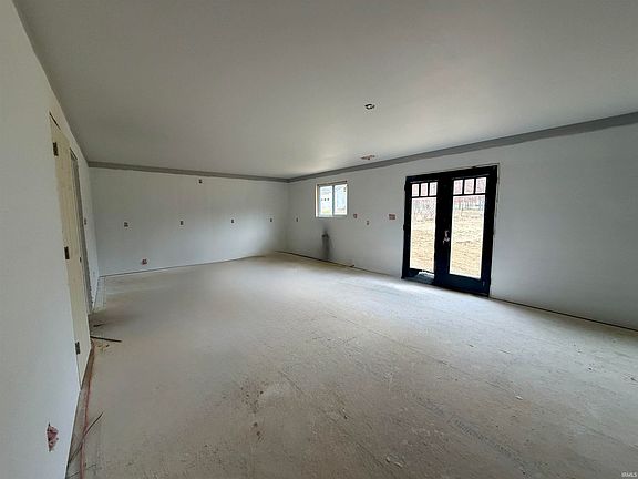 5th image of 922 Russell Rd