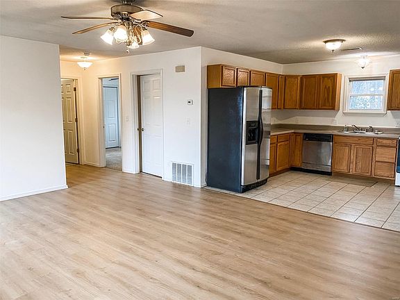 5th image of 609 Mason St