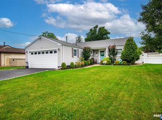 40 Maple Ln, Emerson, NJ 07630