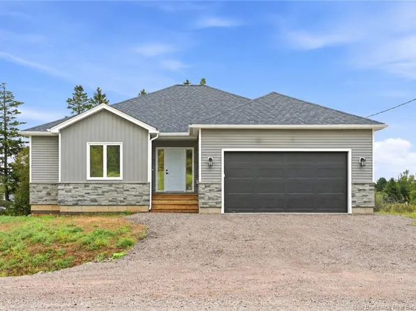 17 Burman St, Sackville, NB E4L 0E7
