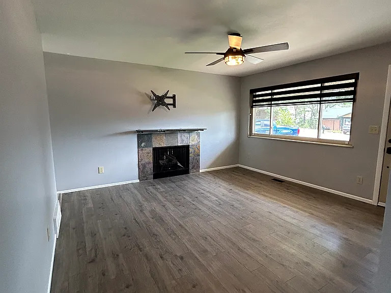 1184 Stanton St — Photo 5