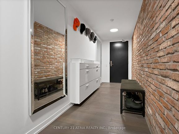 2nd image of 95 Bathurst St #318