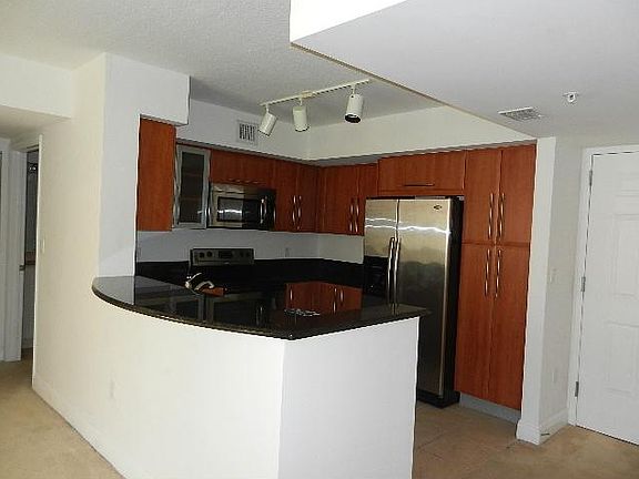 3rd image of 3232 SW 22nd St APT 303