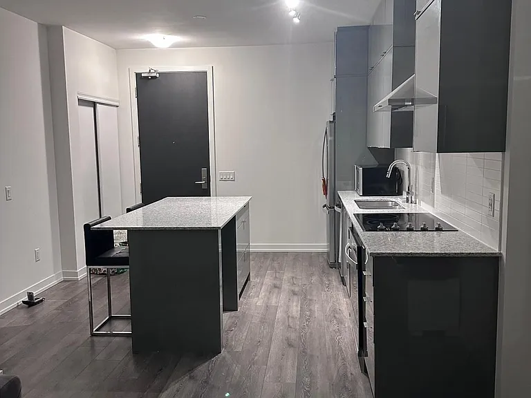 55 Duke St W #2506 — Photo 15